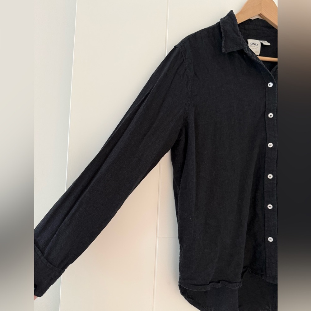 ONLY Linen Blend Button Down Shirt, size small. - Picture 3 of 8